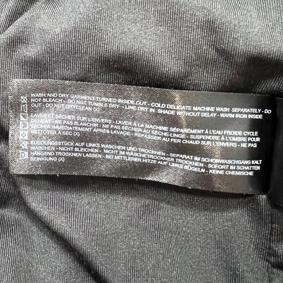 C/MEO Breakthrough Velvet Long Sleeve Tie Front Dress in Black and Red Medium - Picture 15 of 16